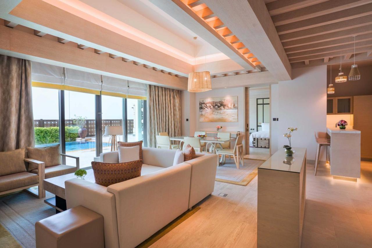 Saadiyat Rotana Resort And Villas Abu Dhabi Exterior photo A living room in a villa at The View