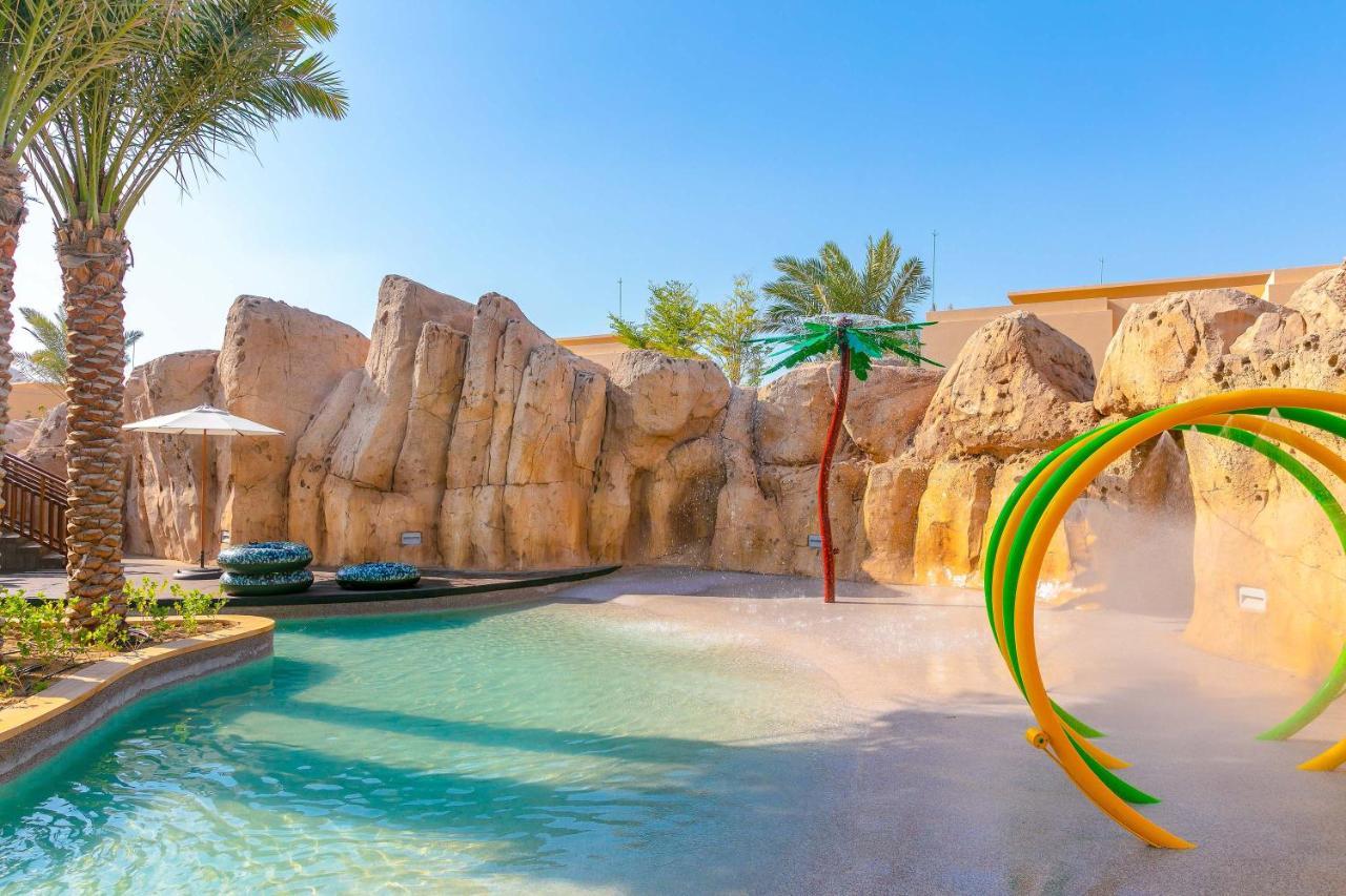 Saadiyat Rotana Resort And Villas Abu Dhabi Exterior photo The Wild Wadi Water Park