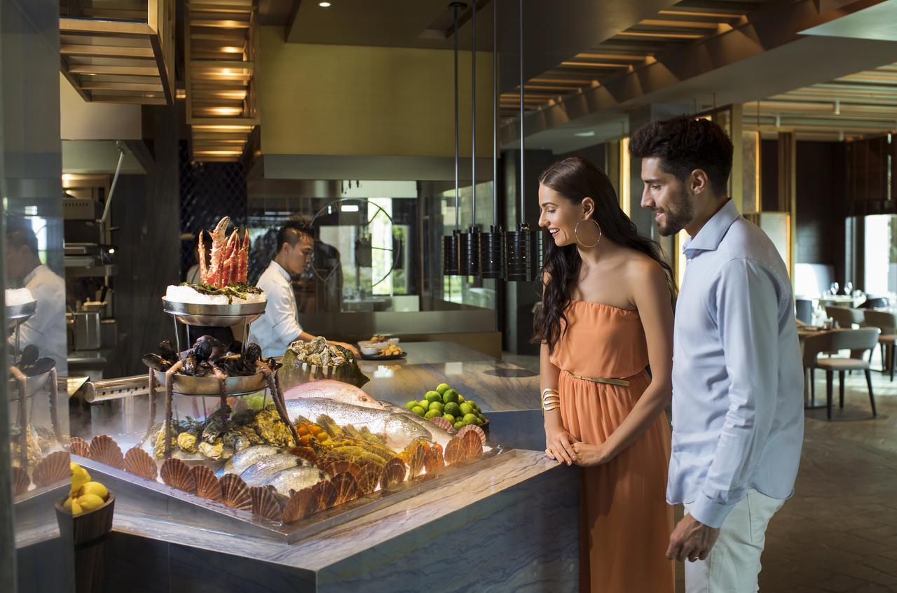 Saadiyat Rotana Resort And Villas Abu Dhabi Exterior photo The buffet at the hotel