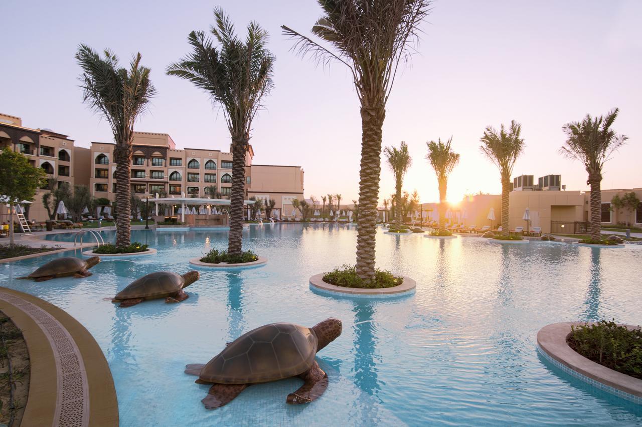 Saadiyat Rotana Resort And Villas Abu Dhabi Exterior photo The pool at the resort