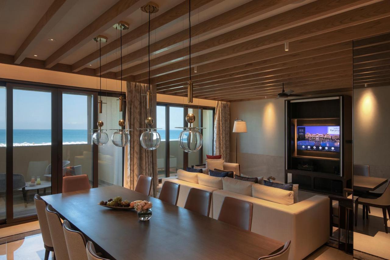 Saadiyat Rotana Resort And Villas Abu Dhabi Exterior photo The interior of a suite at the Atlantis Paradise Island